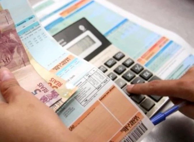 Conta de luz ficará mais cara em junho, anuncia Aneel