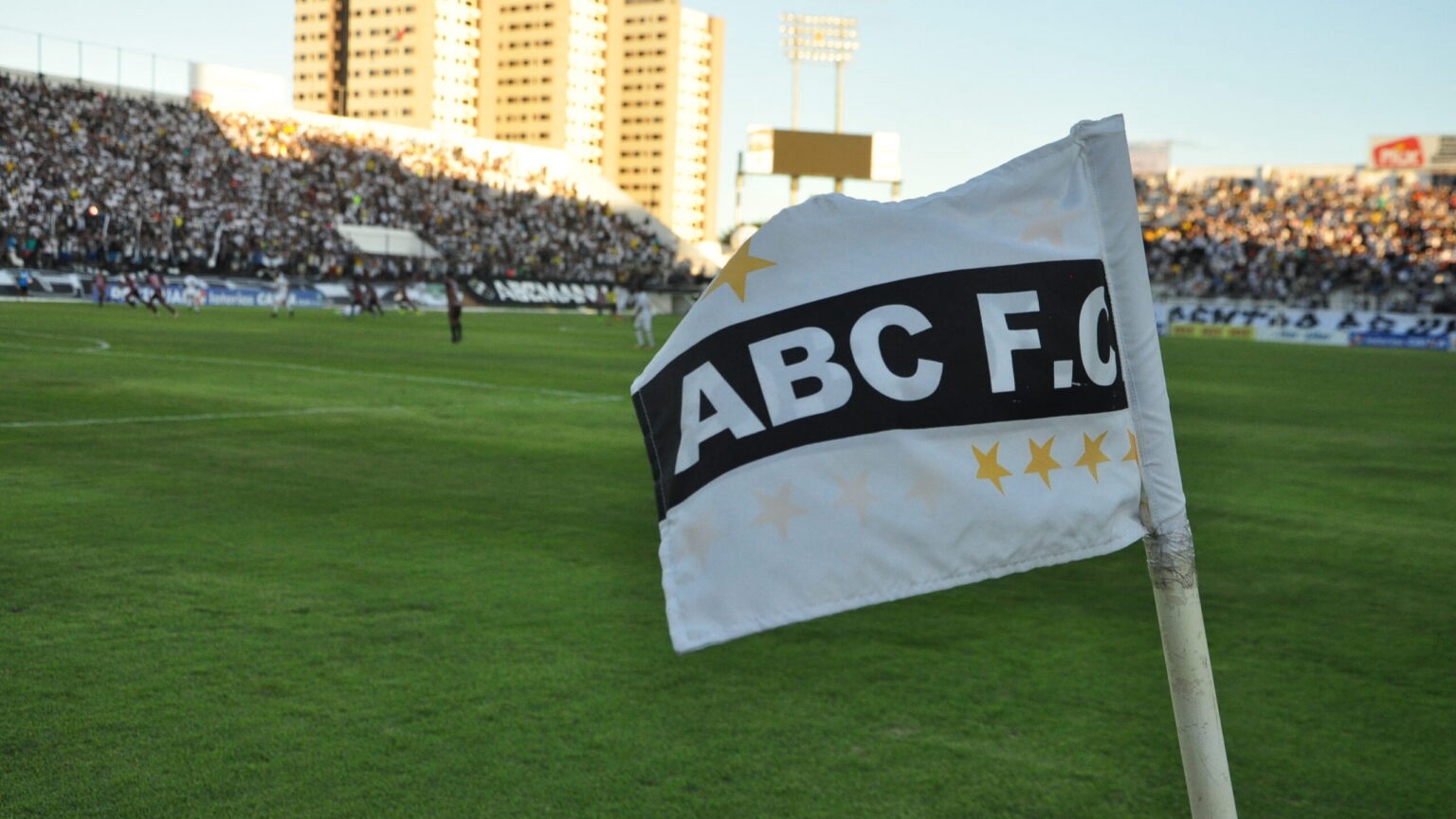 ABC protocola protesto na Comissão Nacional de Arbitragem após jogo contra Londrina