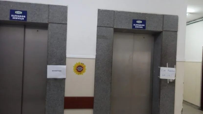 Elevadores quebrados no Hospital Deoclécio Marques comprometem atendimento, diz Sindsaúde