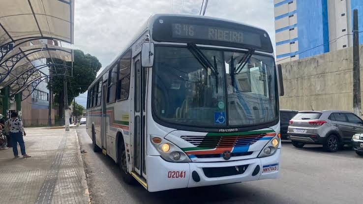 MOTORISTAS DE ÔNIBUS NÃO LIBERAM FROTA EM NATAL, POPULAÇÃO PREJUDICADA