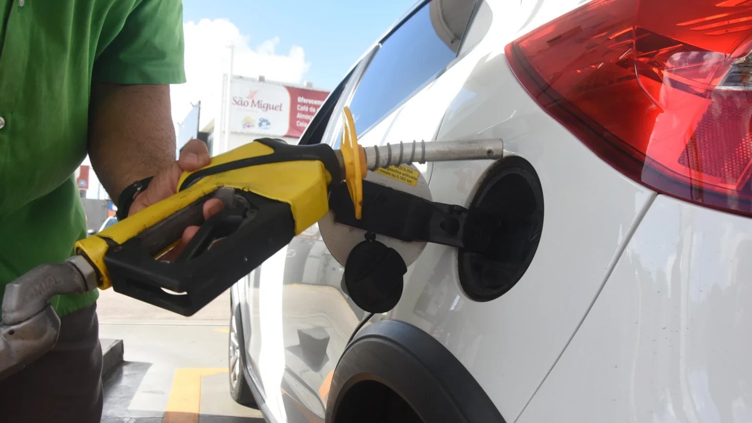 PETROBRAS REDUZ PREÇO DA GASOLINA EM 5,6% A PARTIR DESTA TERÇA-FEIRA 3