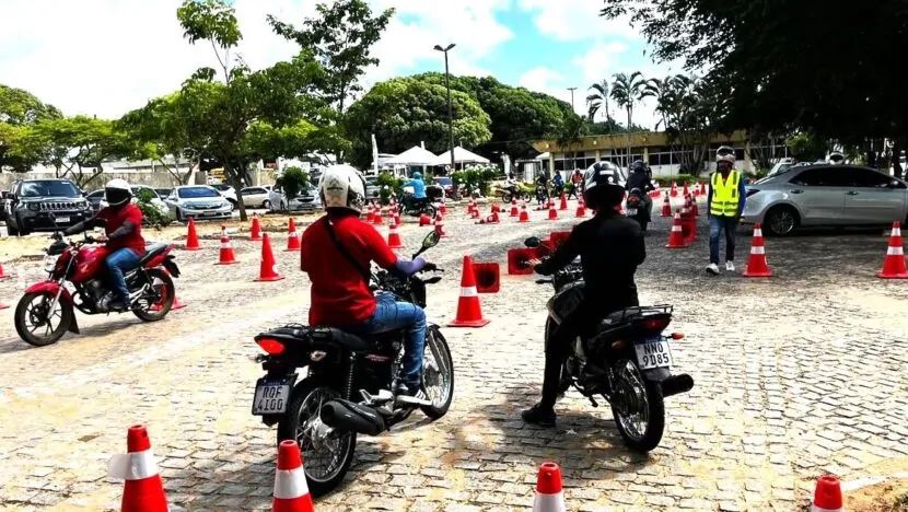 Governo Lula estuda acabar com obrigação de autoescola para carteira de motorista, diz ministro