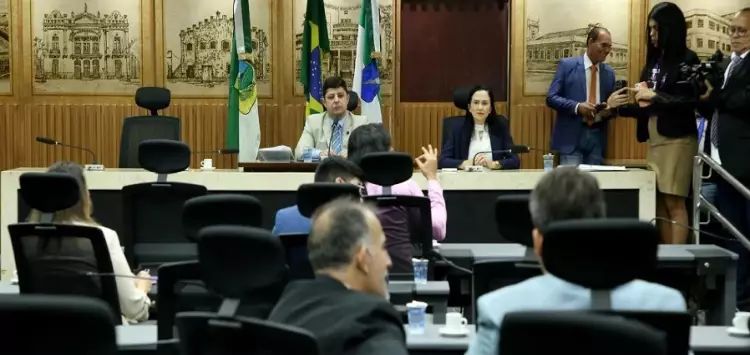 Câmara aprova projeto que proíbe participação de crianças em paradas LGBTQIA+ em Natal