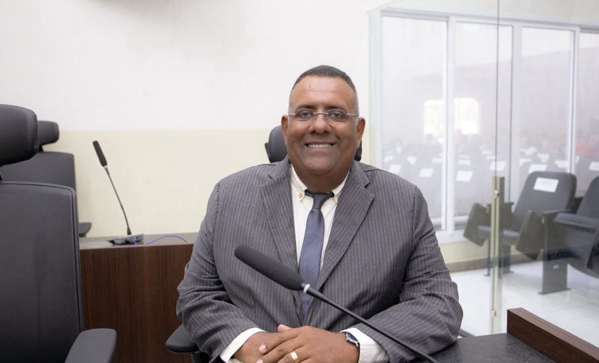 Vereador José Afrânio solicita limpeza urgente da Rua Celina Dulce, no Cajupiranga