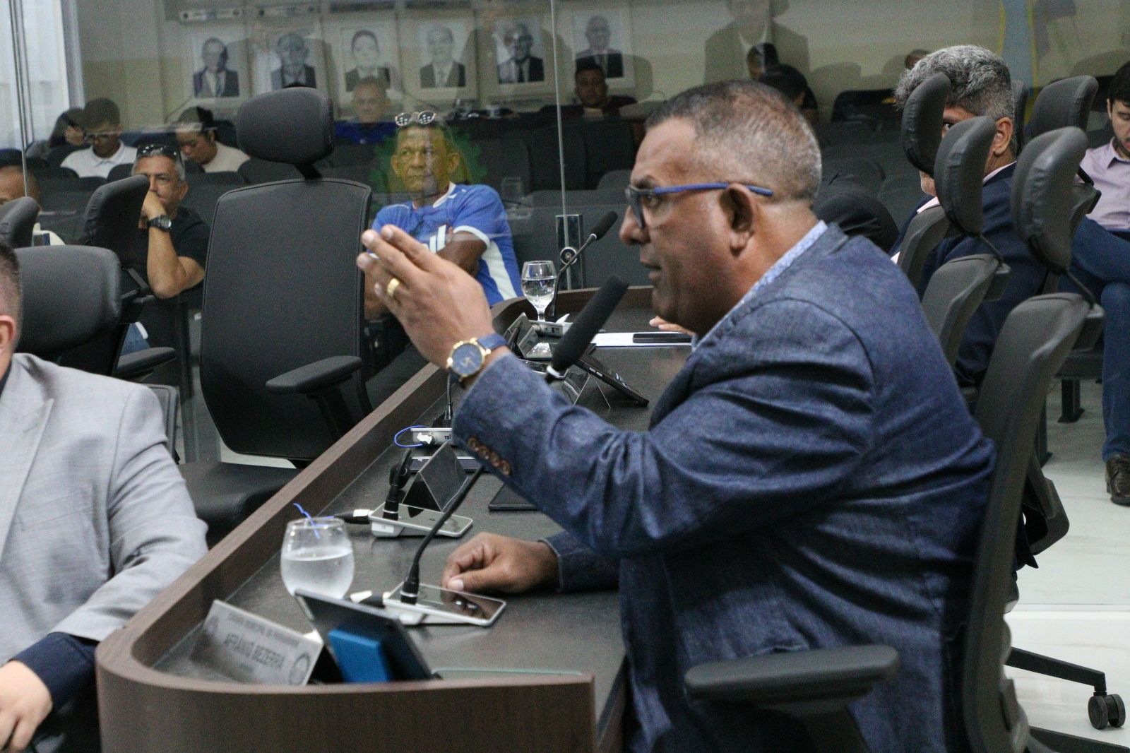 Vereador Afrânio solicita serviços de limpeza no bairro Cajupiranga