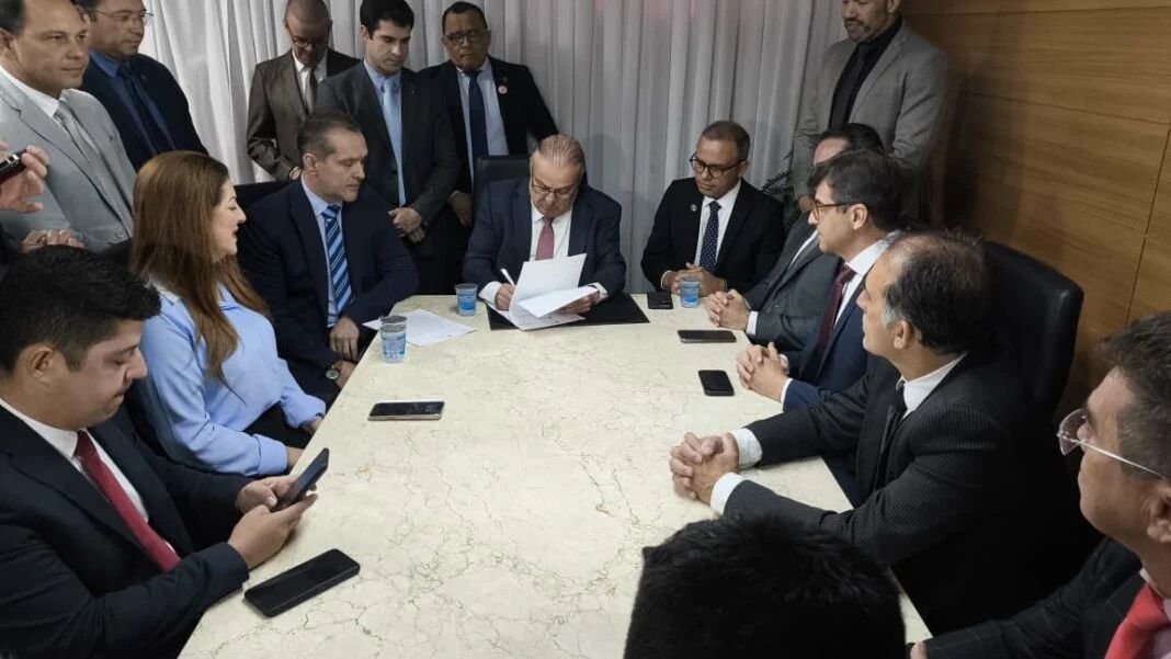 Paulinho Freire encaminha à Câmara projetos para viabilizar licitação do transporte público