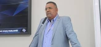 Vereador Afrânio solicita revitalização de lombadas no bairro Cajupiranga