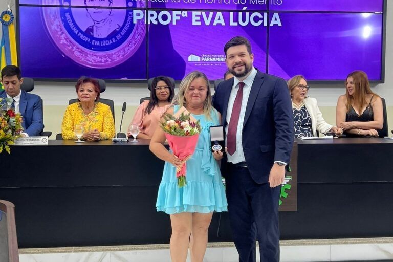 Vereador Rodrigo Cruz indica assistente social para receber Comenda Eva Lúcia Bezerra de Mendonça em Parnamirim