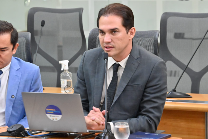 Kleber Rodrigues propõe estudo para campus da UERN em Nova Cruz